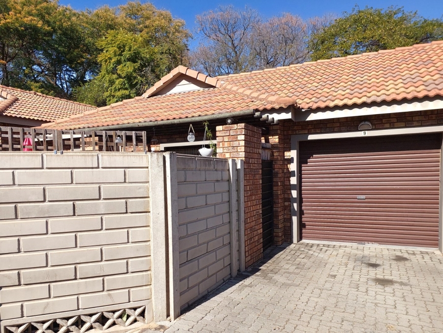 2 Bedroom Property for Sale in Ngwenya River Estate North West